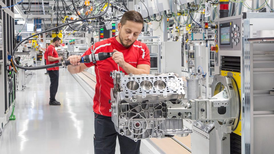 Nowe silniki V8 Porsche modułowa konstrukcja z turbo