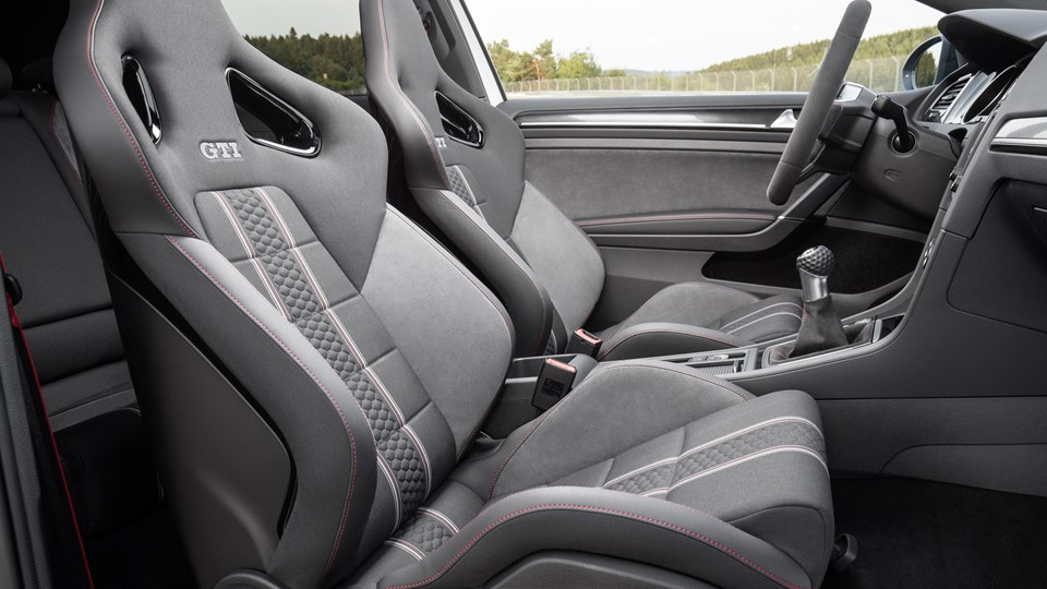 Volkswagen Golf GTI Clubsport 2015 fotele kubełkowe