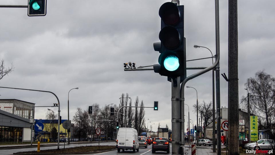 sygnalizator zielone światło kamery ulica droga miasto Marki